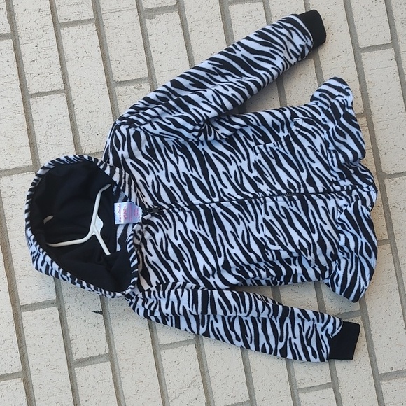 Black/white Jacket* - Picture 3 of 9